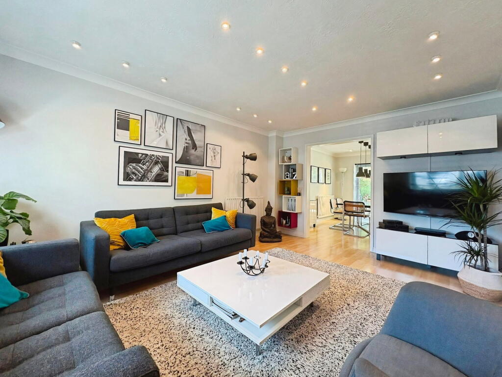 House in Swanley, Hextable - View 3