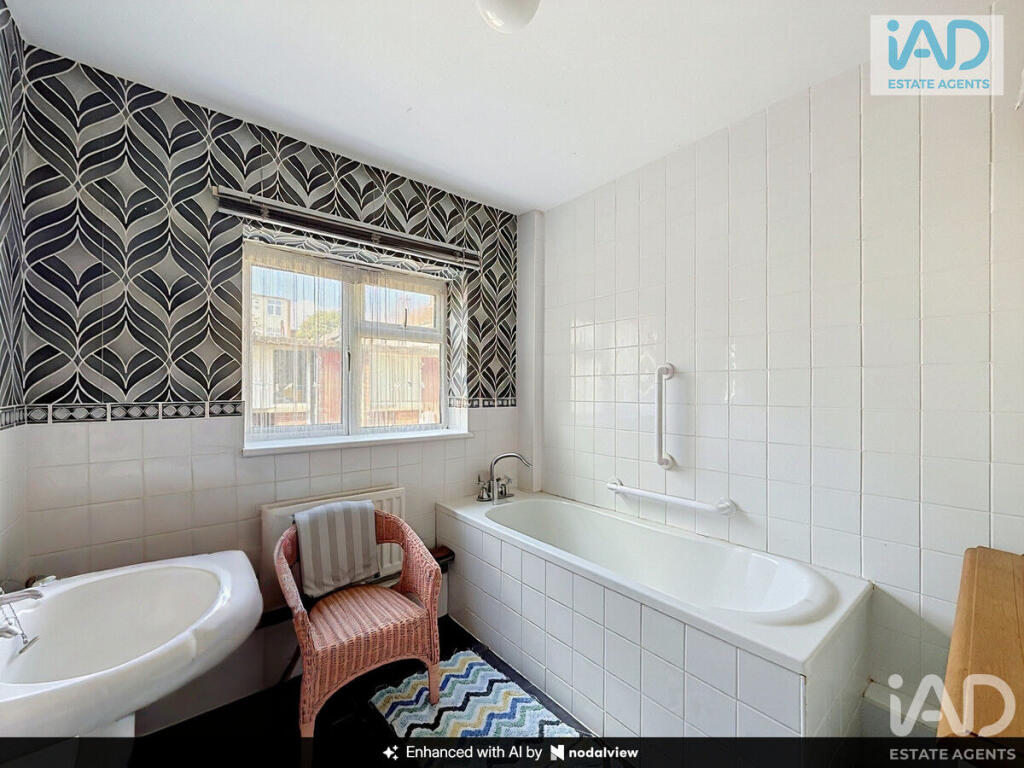 Apartment in Harlow, The Stow - View 4