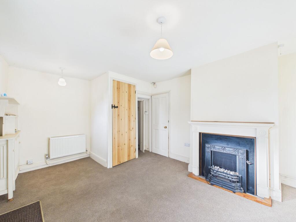 House in Derbyshire Dales, Wirksworth - More