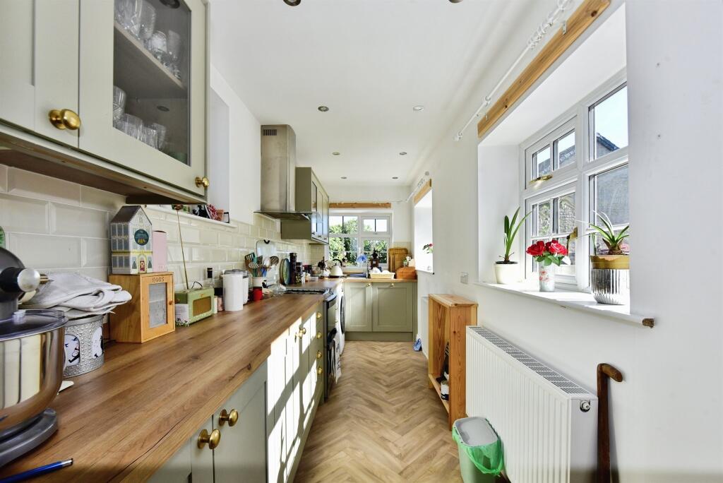 House in North East Derbyshire, Killamarsh - View 4