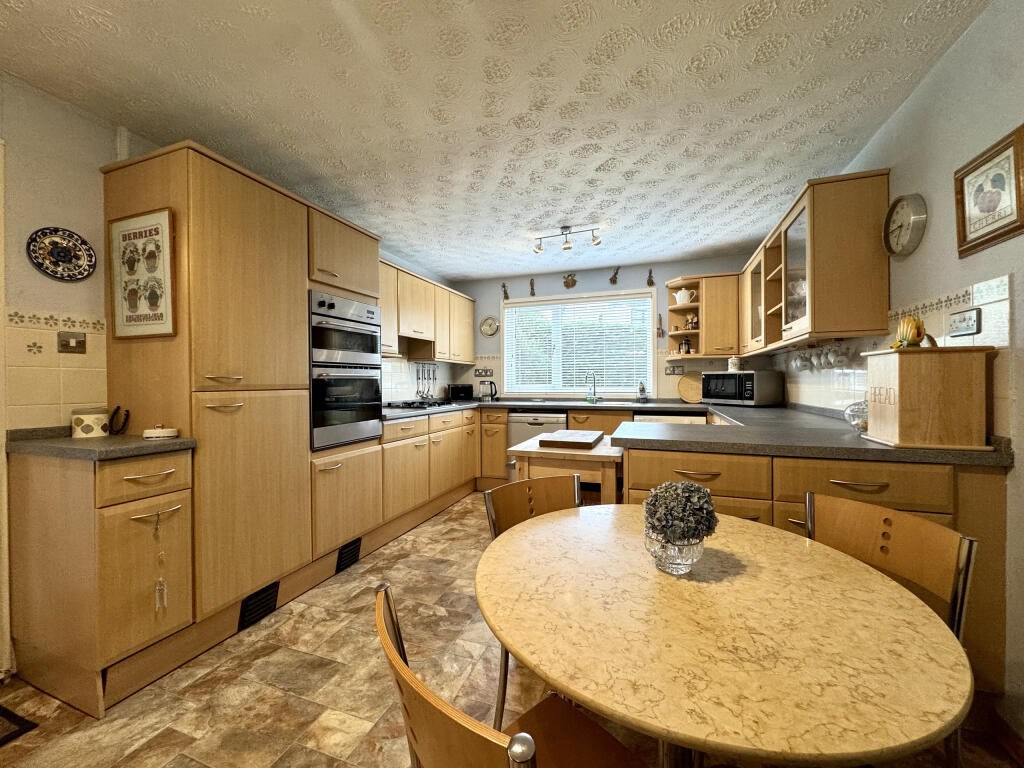 Hartfield, Heolgerrig, Merthyr Tydfil, CF48 1SB photo 4