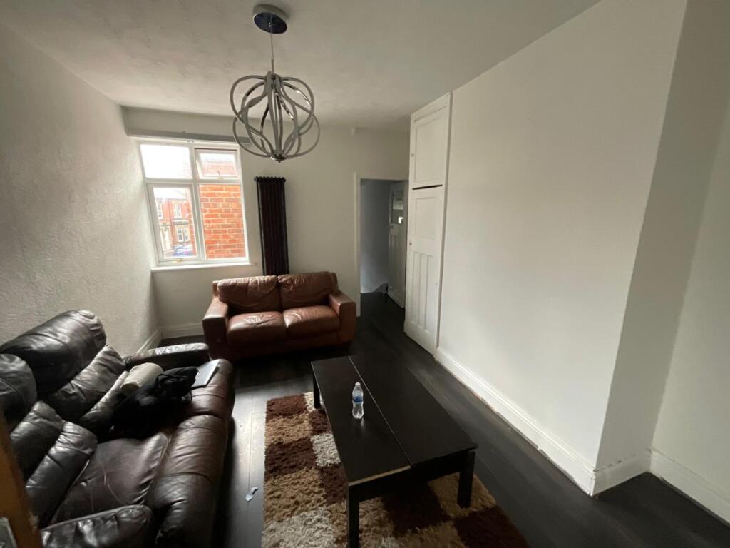 Apartment in Newcastle upon Tyne, Tyne and Wear - View 2