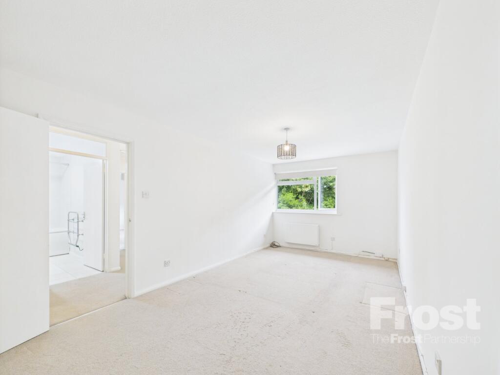 Apartment in Slough - View 3