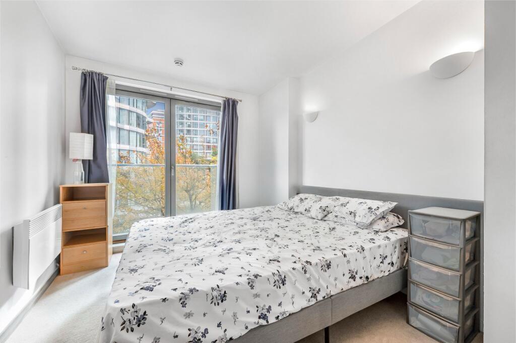 Apartment in London - More