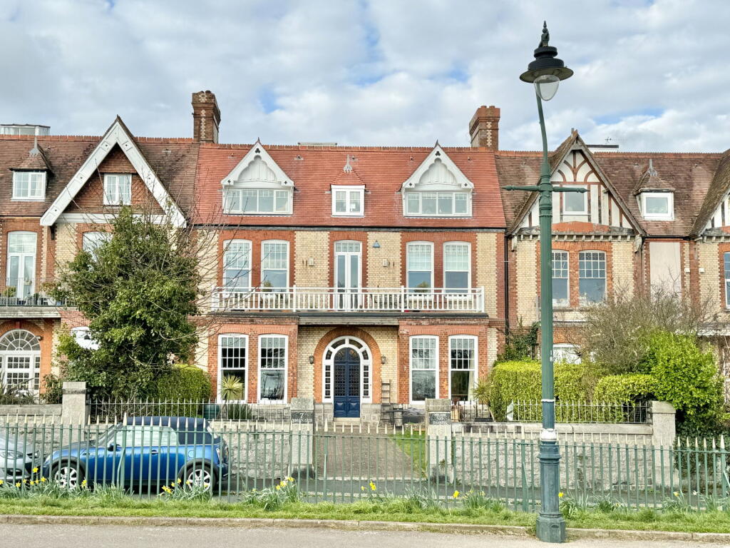 Main image of property: Queens Gate, Lipson, Plymouth, PL4 7PP
