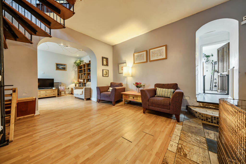 House in Brampton, Halton Lea Gate - View 3