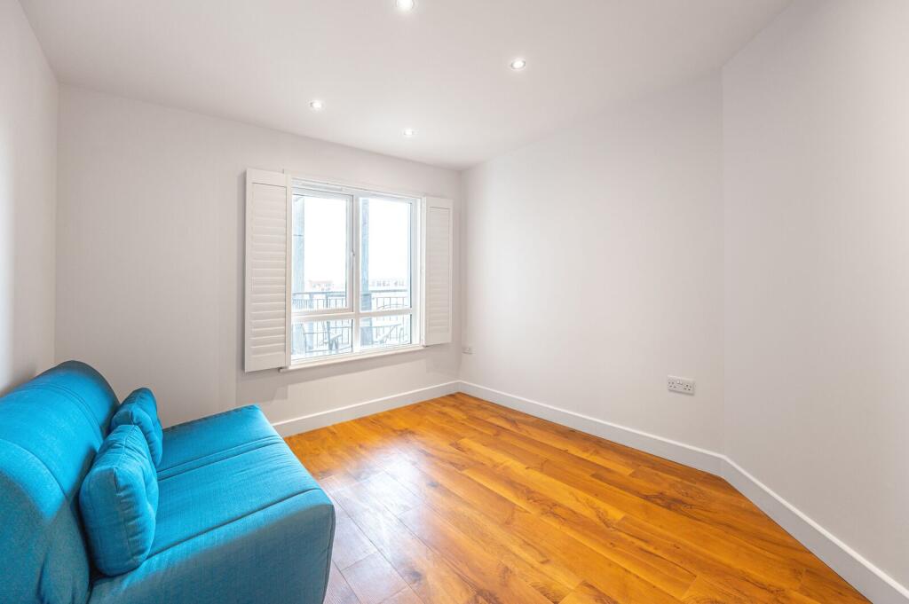 Apartment in London - View 5