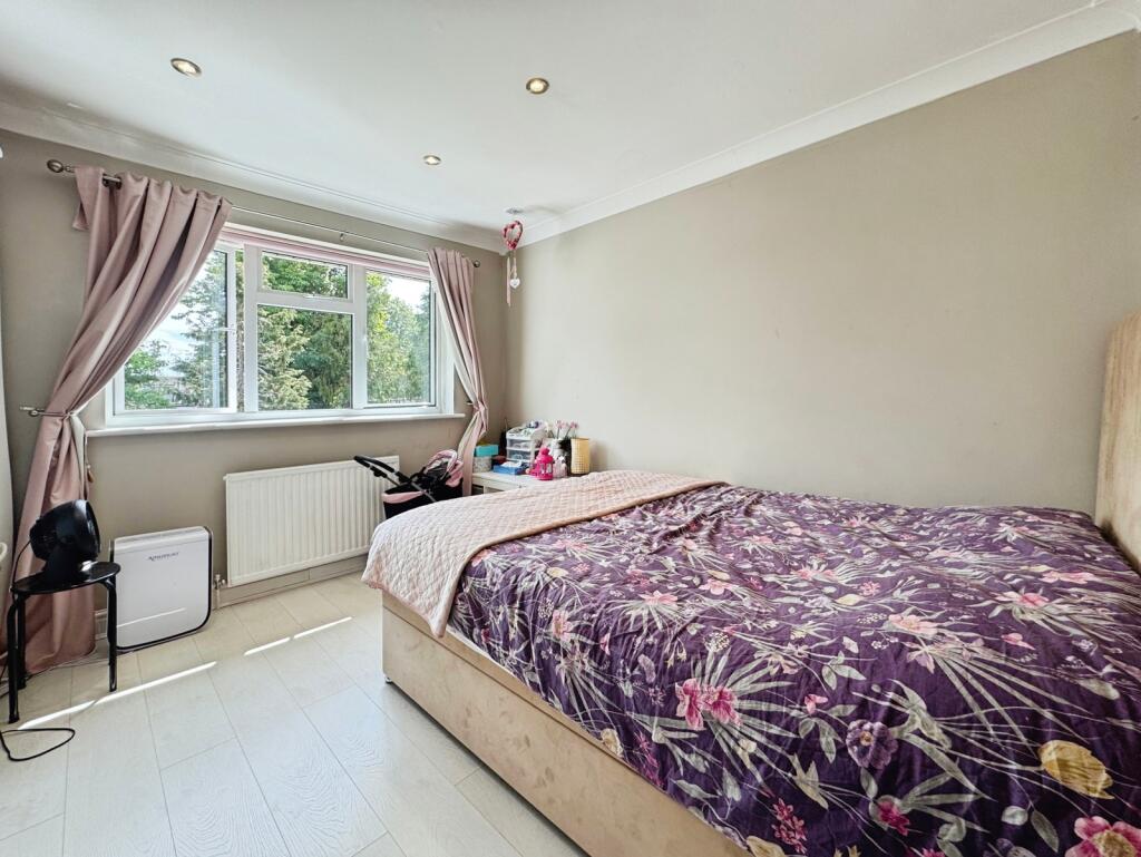 Downs Park, High Wycombe, Buckinghamshire - More
