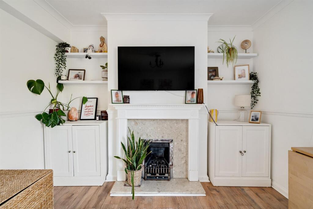 Apartment in London - More