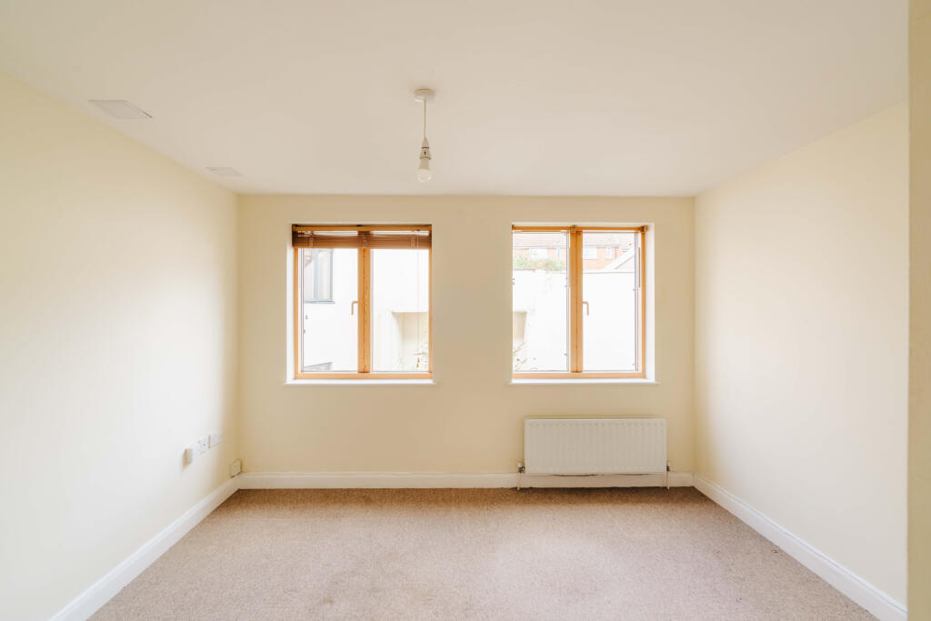 Apartment in Bristol, Bedminster - View 5