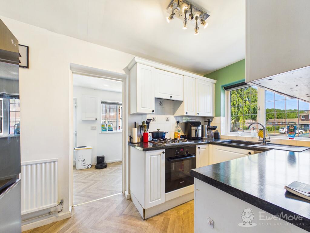 House in East Hampshire, Bordon, Whitehill - More