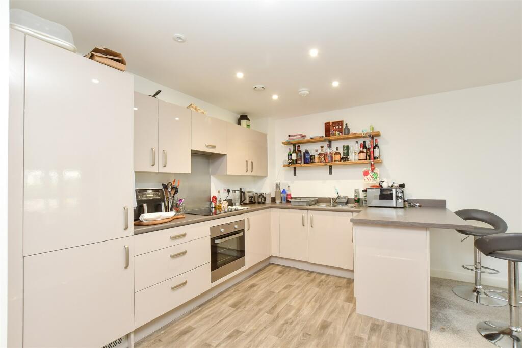 2-bed flat on Springhead Road, Northfleet, Gravesend, Kent, £260,000