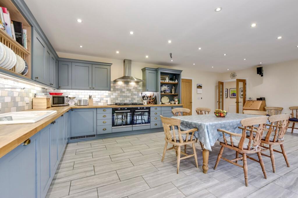 House in Watford - View 5