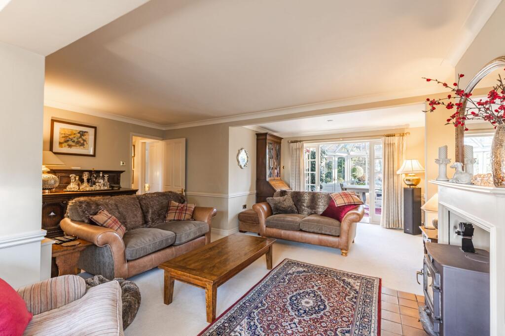 A Home of Quiet Luxury in Wicklewood photo 4