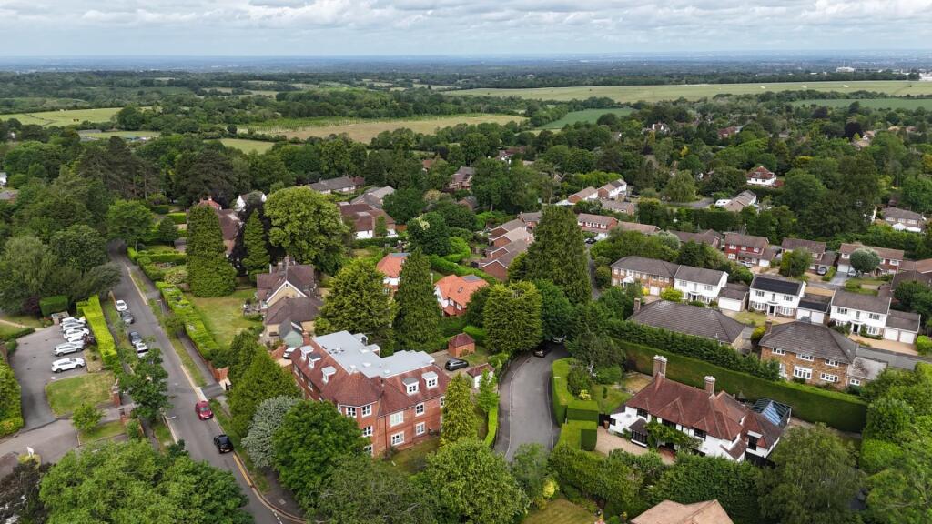 Oaklands, The Avenue, Tadworth - View 5