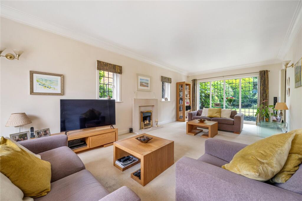 House in Wakefield - View 5