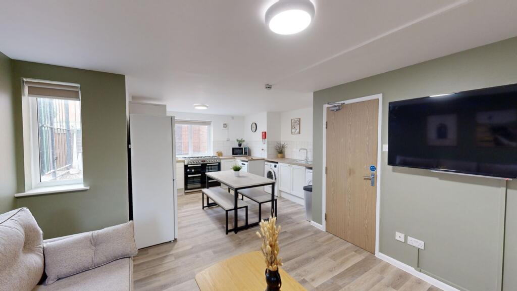 Main image of property: 1a, Russell Street NG74FL