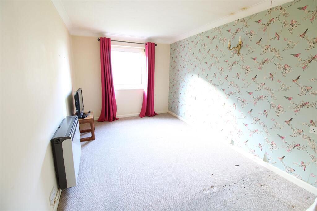 Apartment in Cowes, Isle of Wight - More