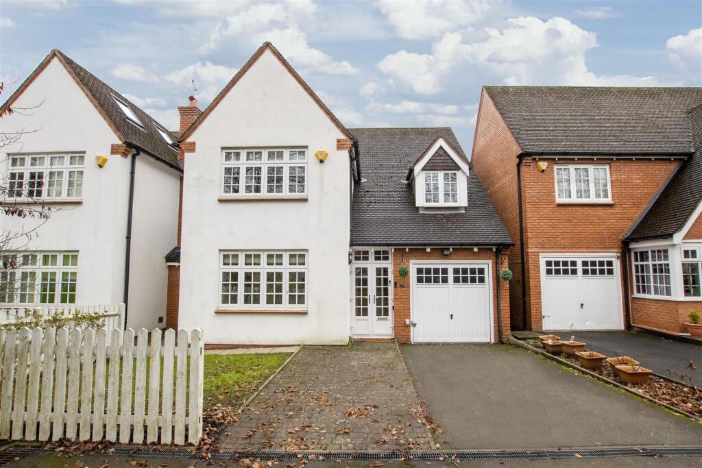 Main image of property: New House Farm Drive, Northfield, Birmingham, West Midlands, B31