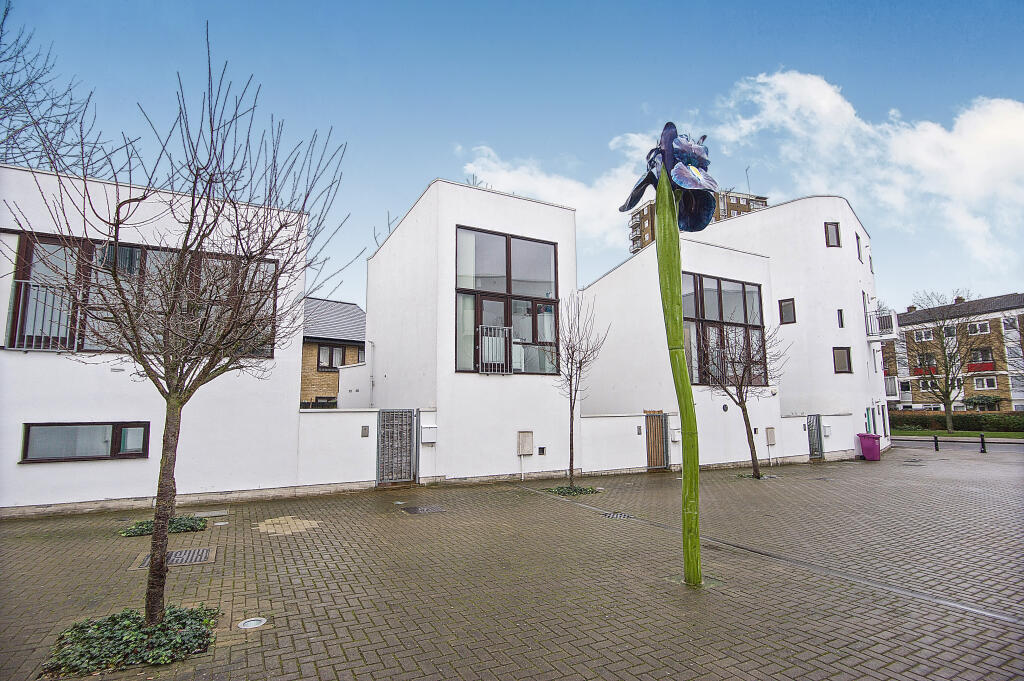 Main image of property: Eden Way, Old Ford Road, Bow, E3