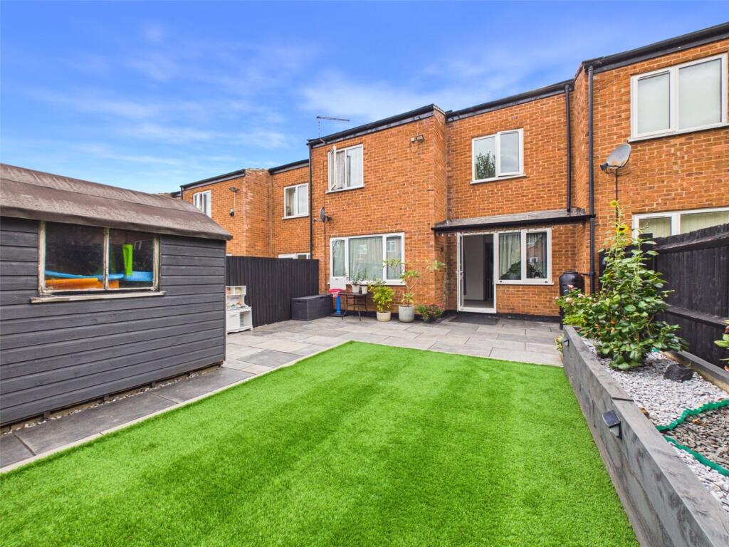House in Gloucester - View 5