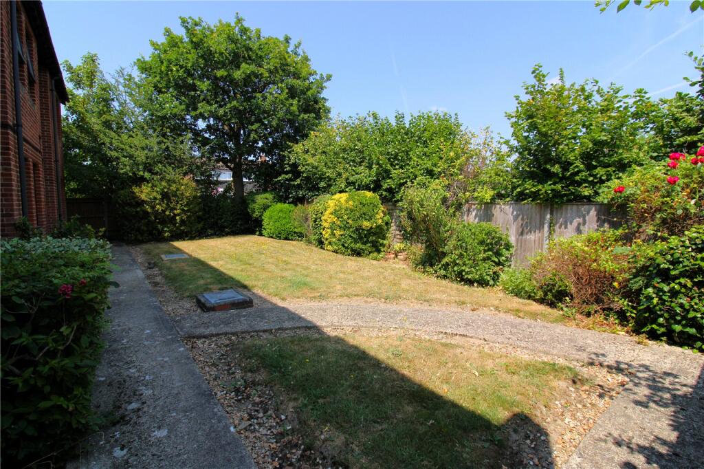 Apartment in Fareham, Hampshire - More