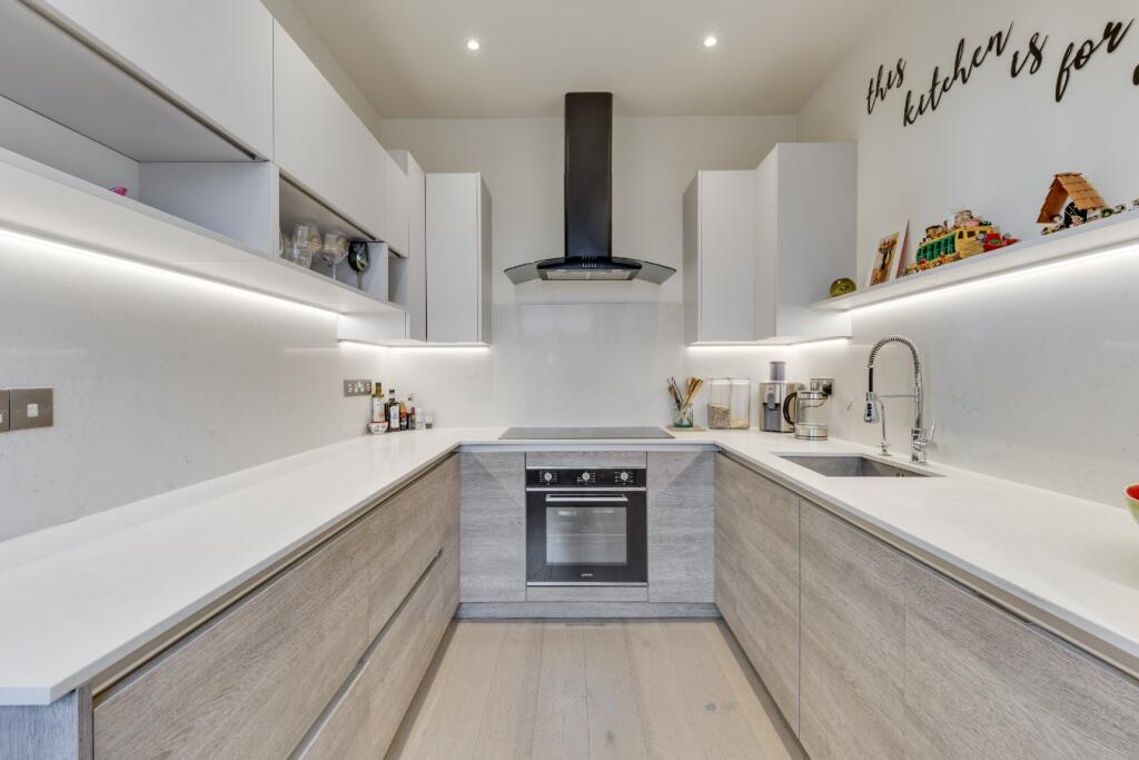 Apartment in London - View 4