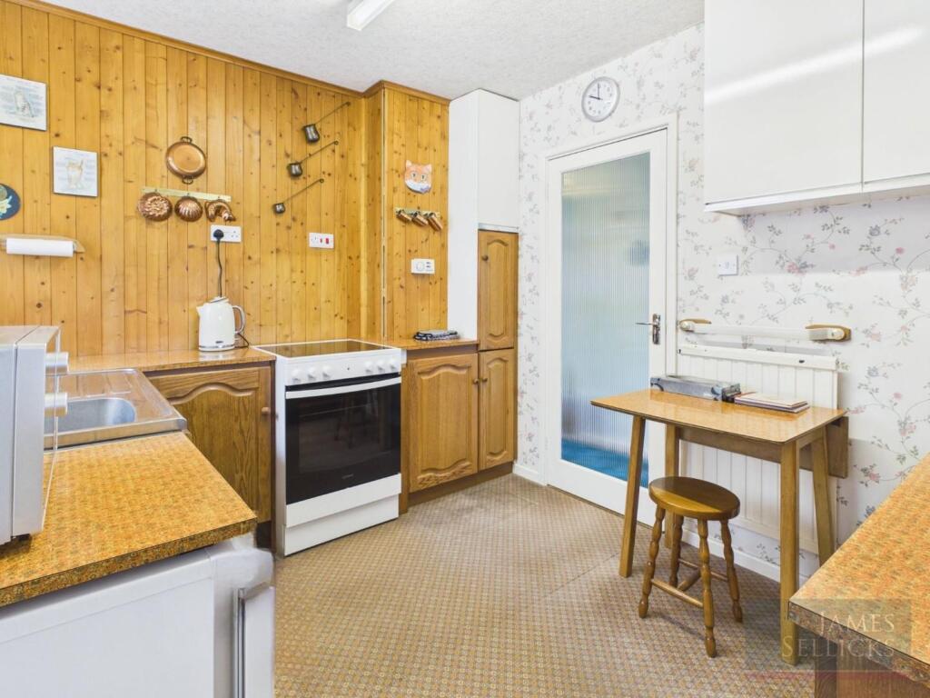 Fordview Close, Great Glen, Leicestershire - More