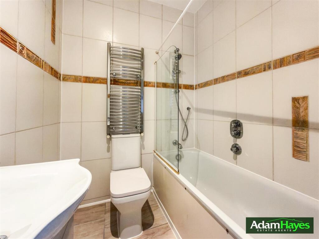 Apartment in London, Church End - View 5