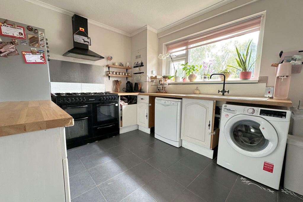 Apartment in Fareham, Portchester - View 3