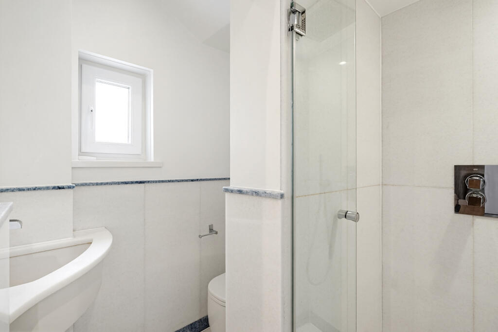4 bedroom maisonette for rent
