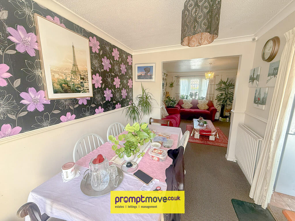 House in Luton - View 5