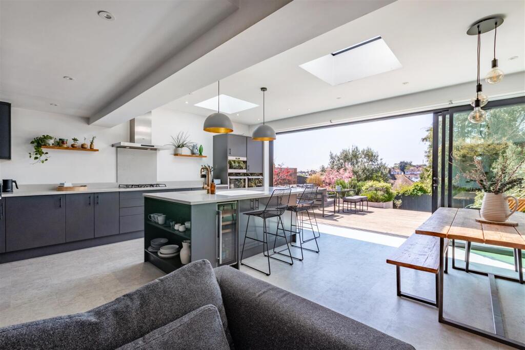 House in Hove, West Blatchington - View 2