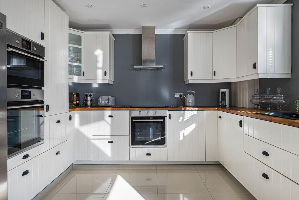 House in Sidcup, The Hollies, Blackfen - View 4