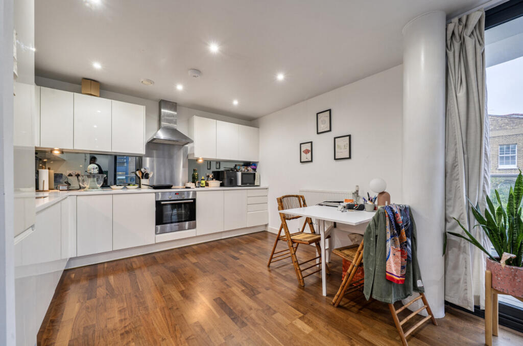 Richmond Road, London, E8 photo 2