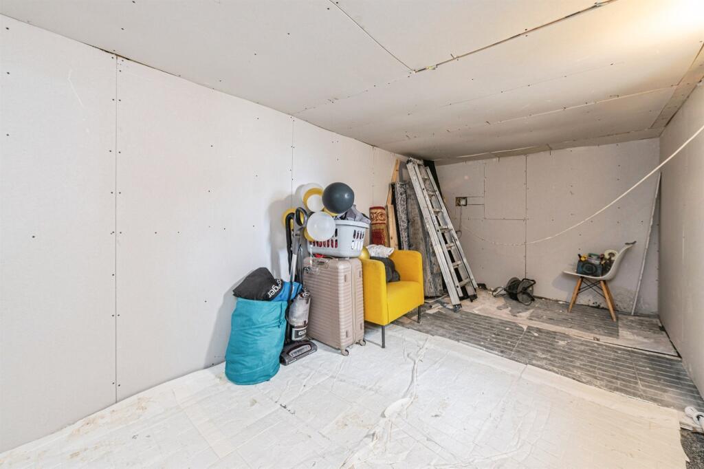 Additional image 12 of Avenue Road, BRADFORD