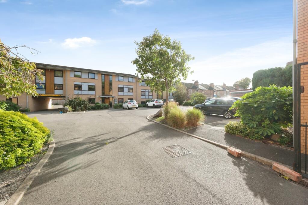 Apartment in Nottingham - View 3