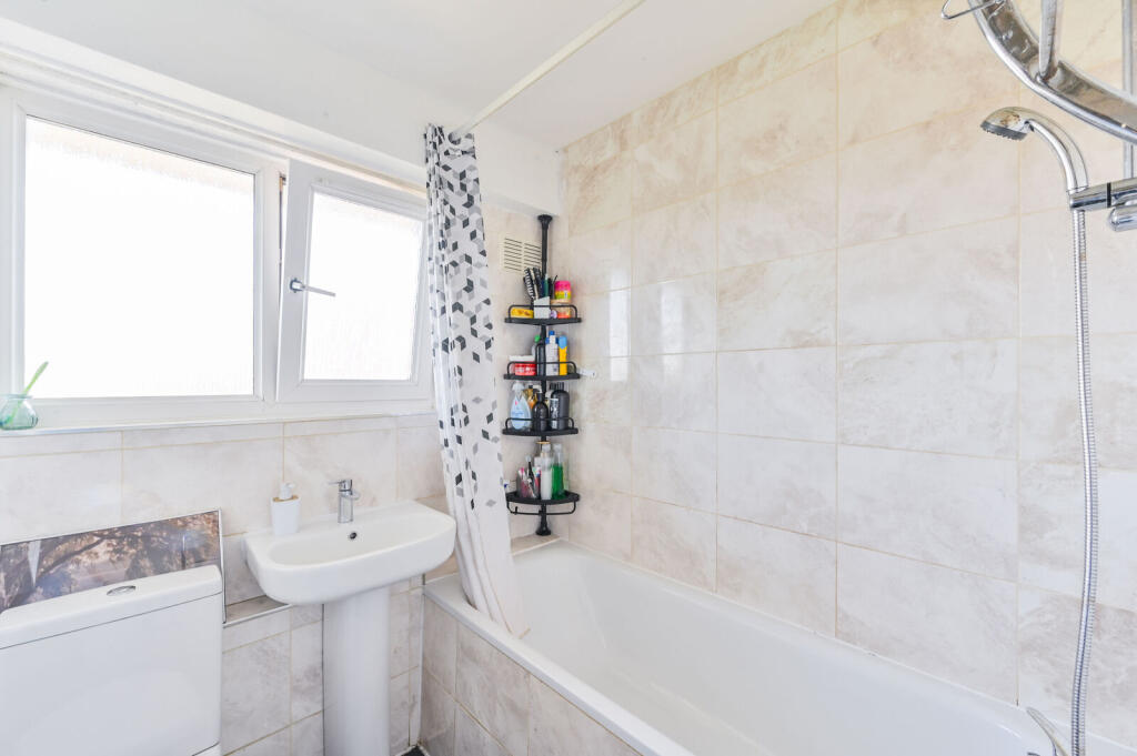 Apartment in London - View 5