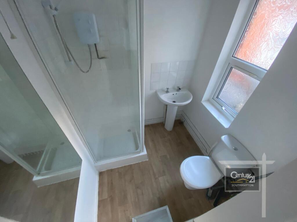 Apartment in Southampton - View 3