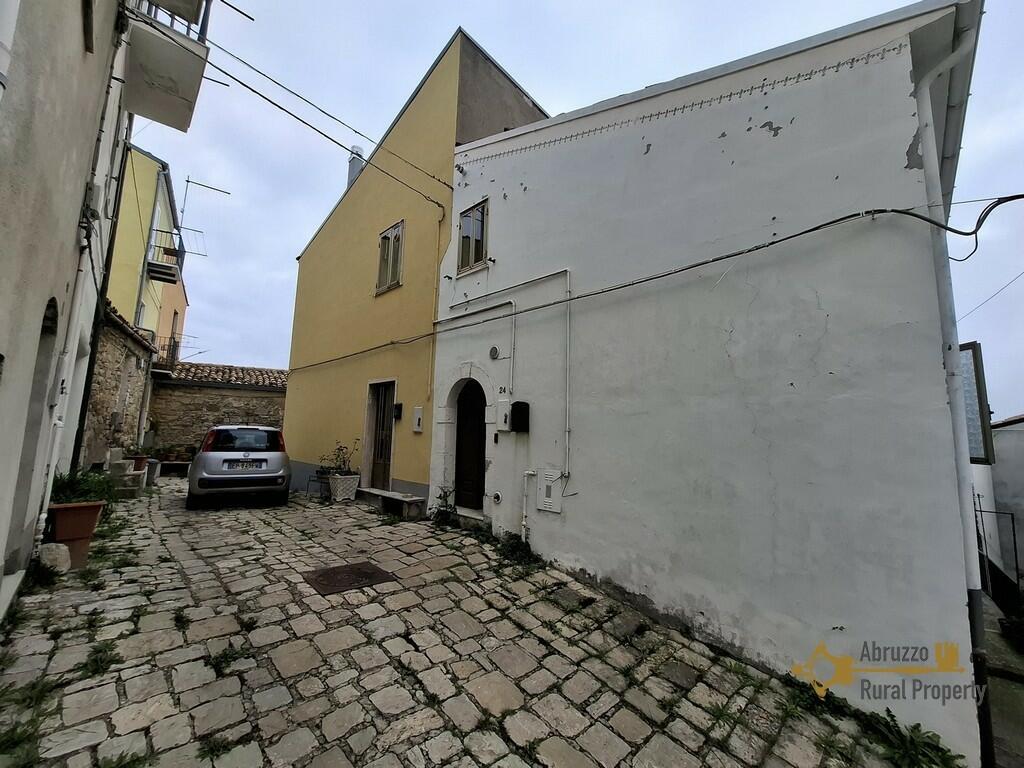 Main image of property: Castelmauro, Campobasso, Molise