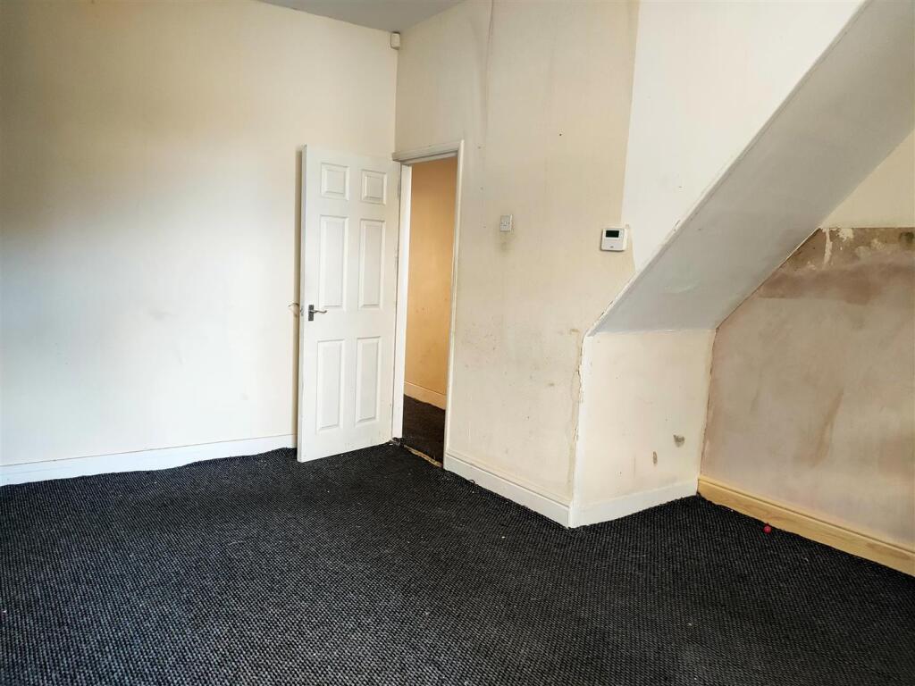House in Nottingham - View 5