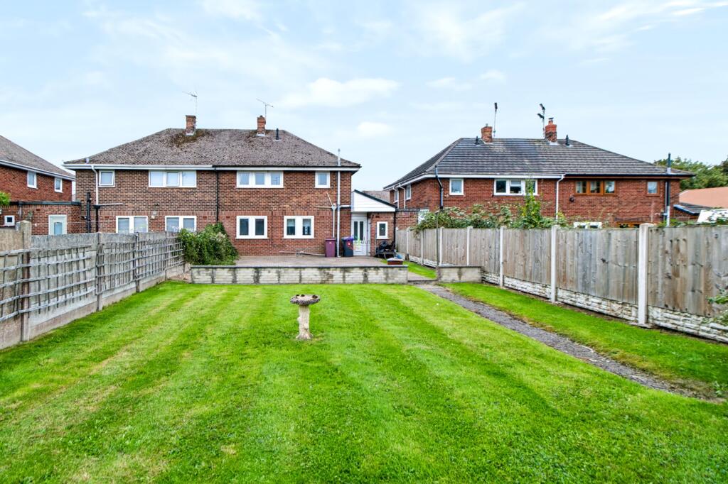 House in North East Derbyshire, Clay Cross - View 4