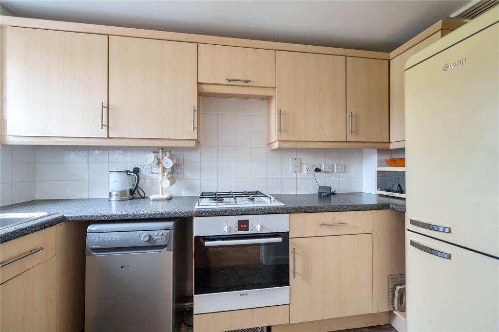 House in Wokingham - View 5