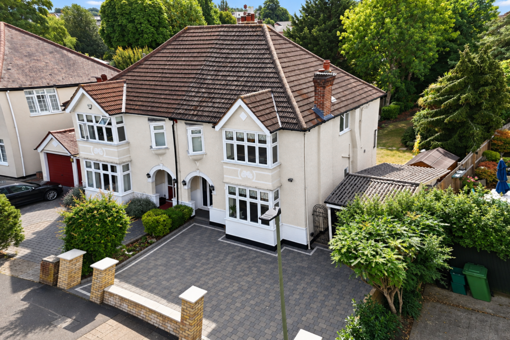 Main image of property: 9 Avondale Rd, Bromley BR1 4HT, UK
