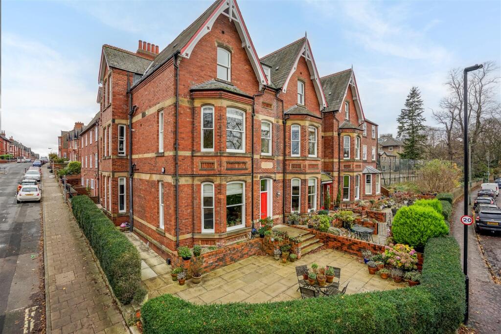 Main image of property: Langton Court, Scarcroft Road, York, YO24 1BF