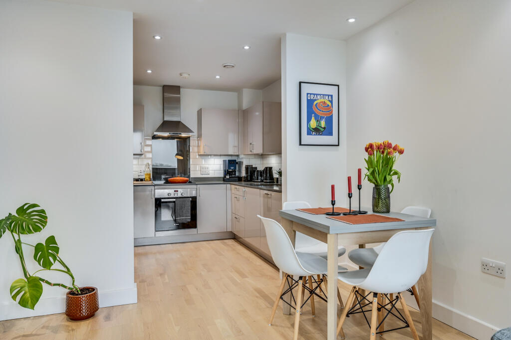 Apartment in Chelmsford, Moulsham - View 5