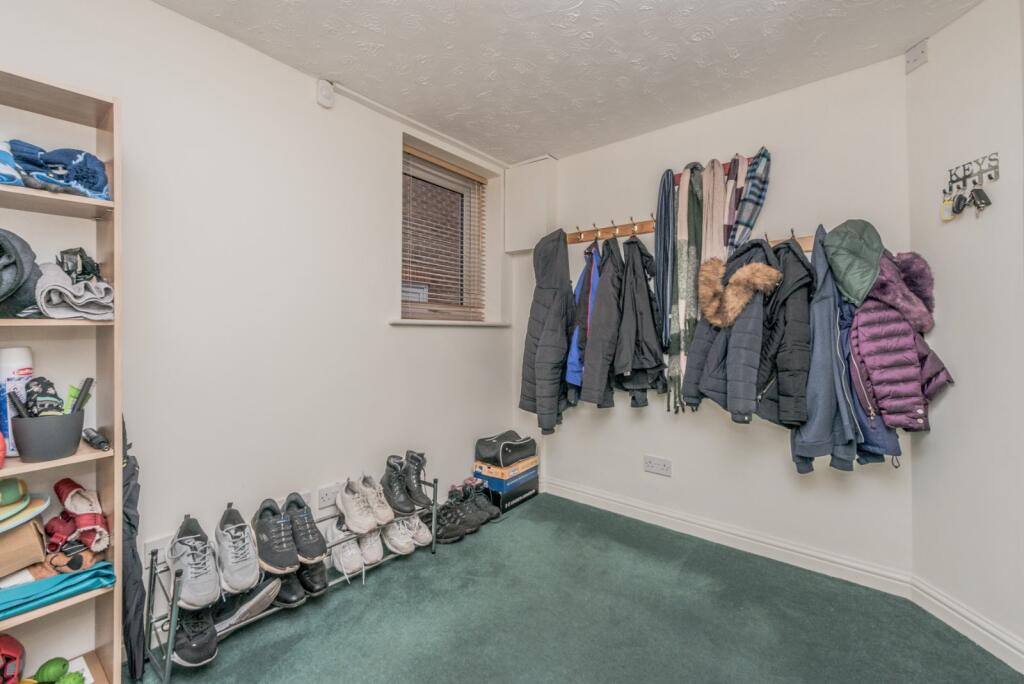 Owler Meadows, Heckmondwike, WF16 photo 3