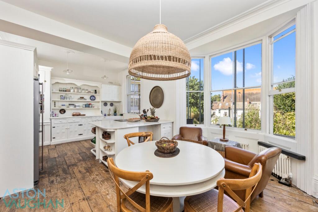Apartment in Brighton, Round Hill - View 2