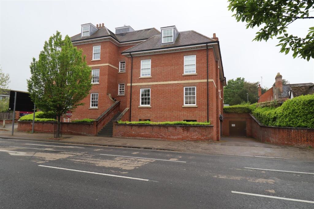 Main image of property: 6 The Avenue, Newmarket