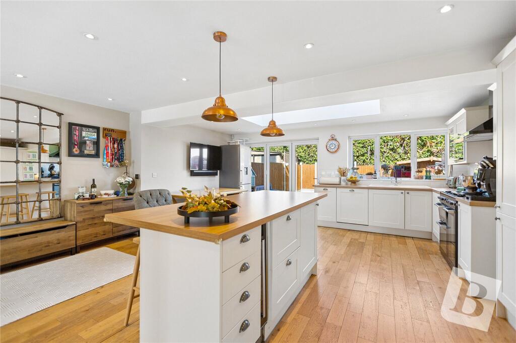 House in Romford - View 2